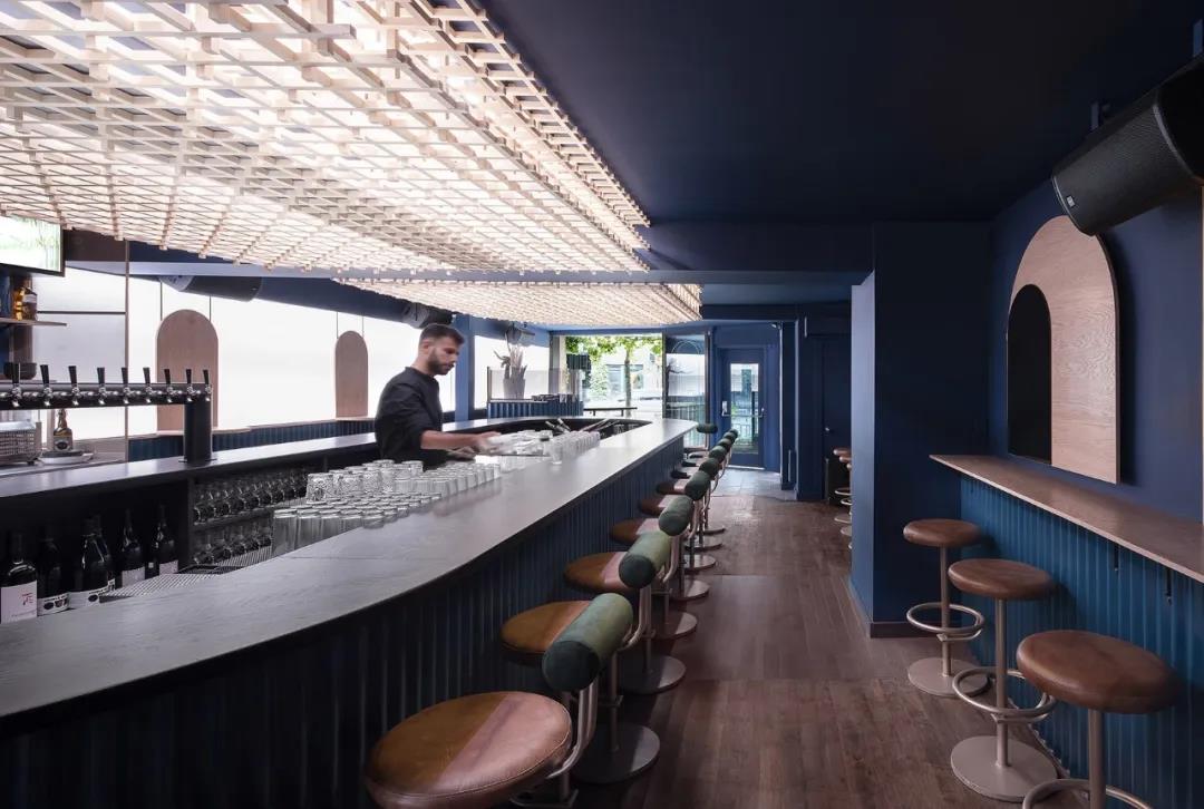 多变空间酒吧设计