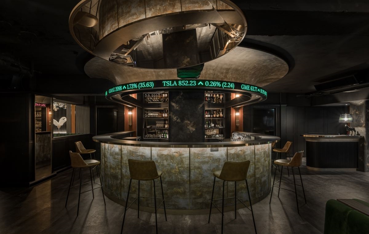 餐饮空间设计：交织英式古典与现代奢华的160平金融餐酒馆，走入异国情调的惬意氛围